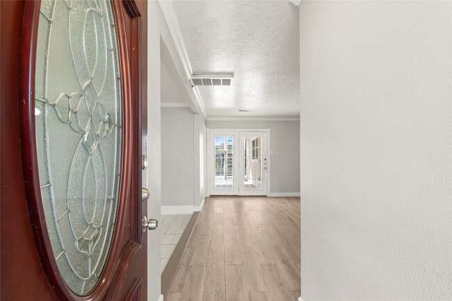 Photo - 907 Northbend Dr