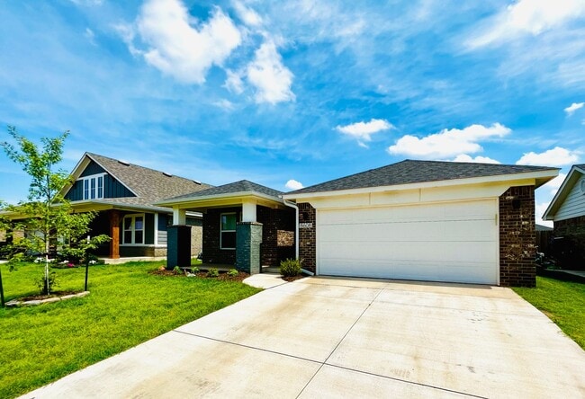 Building Photo - Beautiful 3BD 2BA Located in Edmond's Valencia NW 187th Addition!!