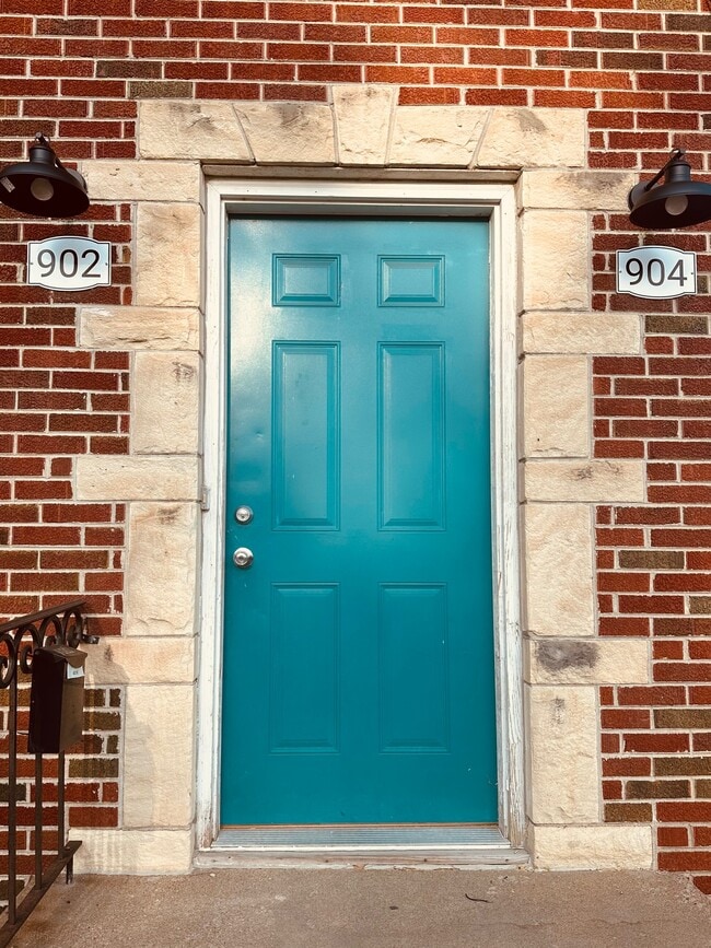 Photo - 902 S 36th St Unit 902