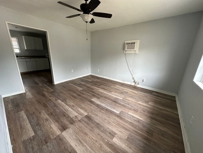 Photo - Cute 2 Bedroom Upstairs Apartment