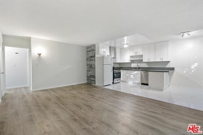 Photo - 4724 Walden Cir