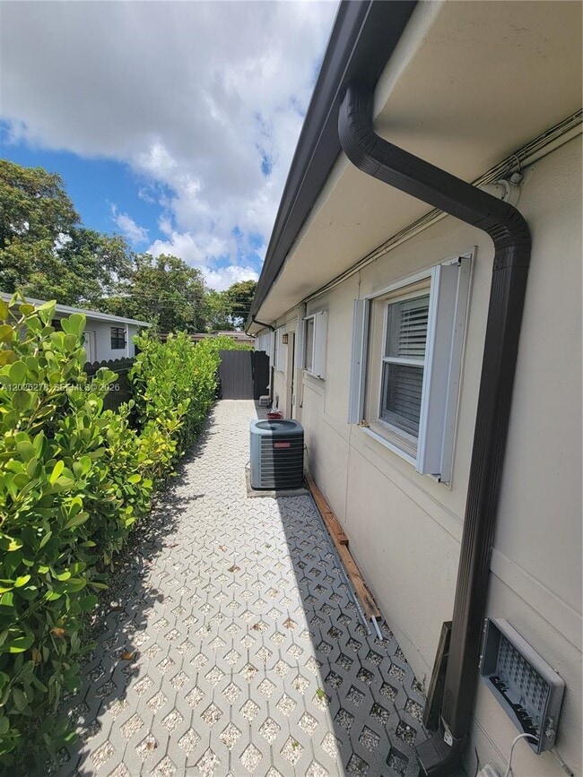 Photo - 1052 SW 79th Ave Unit .