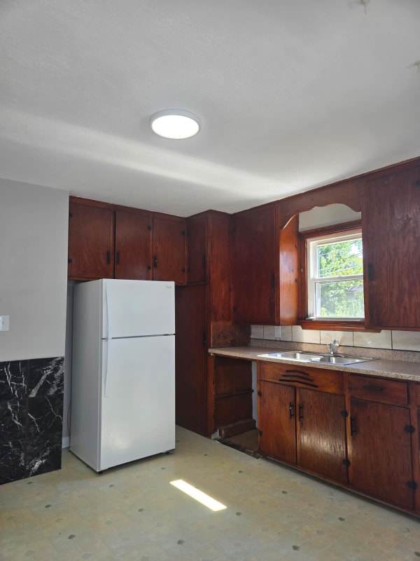 Building Photo - 22 Best St Rental