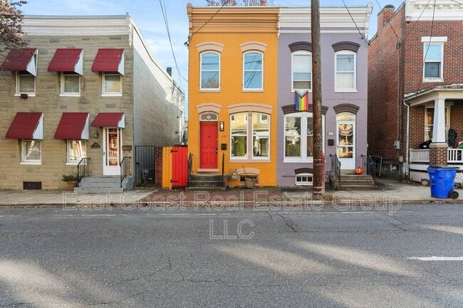 Photo - 210 W South St