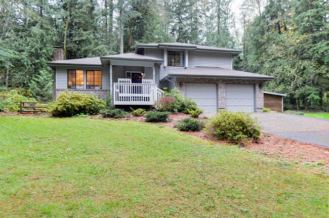 Building Photo - Stunning Remodel – 3 Bed / 3 Bath on a Shy... Rental