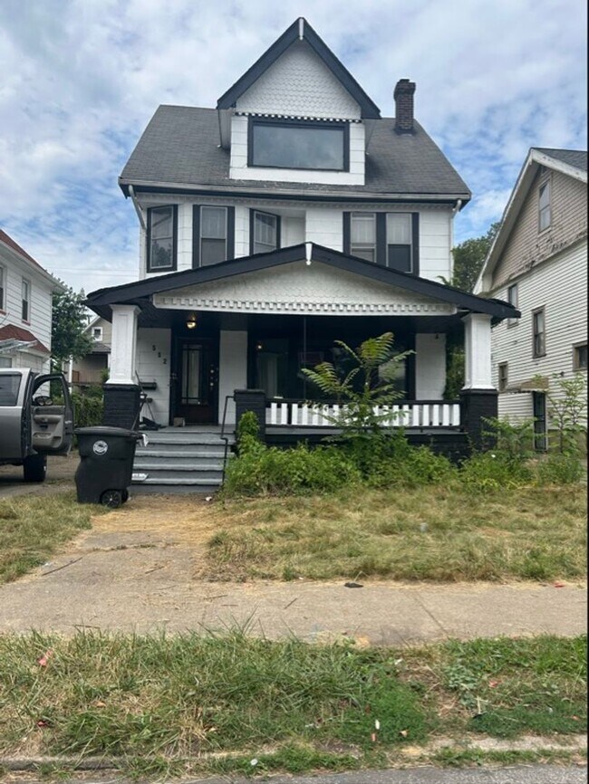 Building Photo - Coming Soon! Section 8 Accepted! Renovatio... Rental