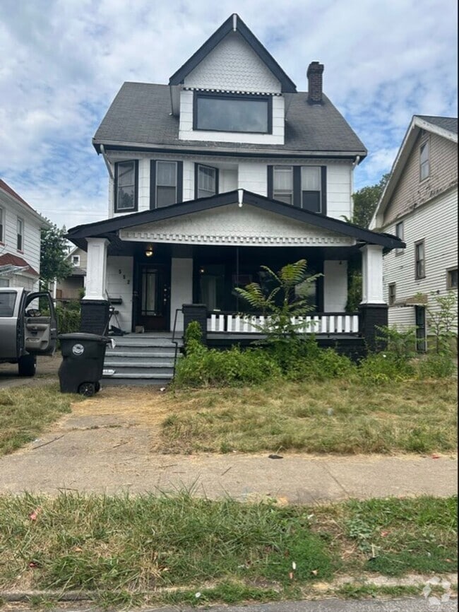 Building Photo - Coming Soon! Section 8 Accepted! Renovatio... Rental