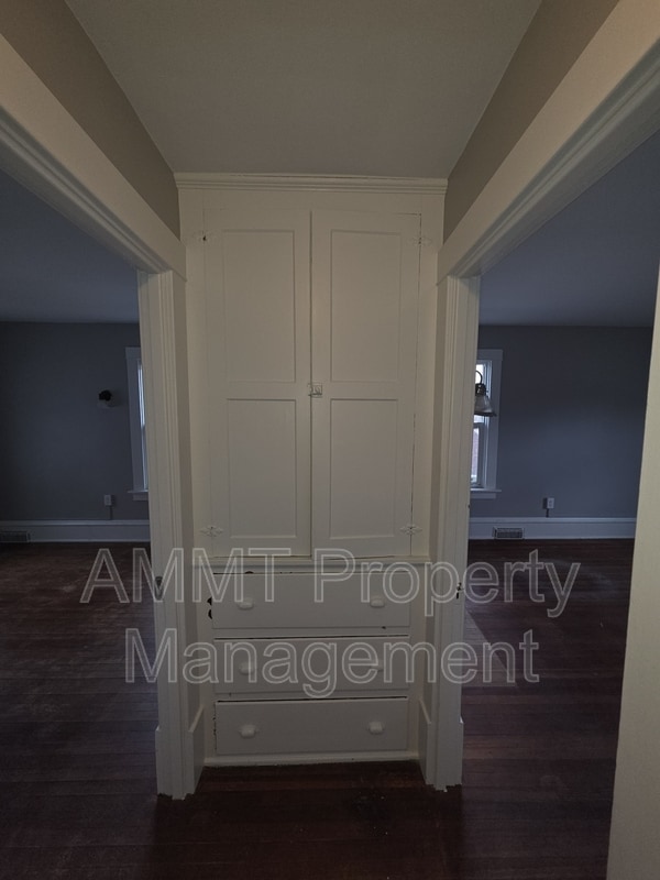 Photo - 1837 Grande Ave SE