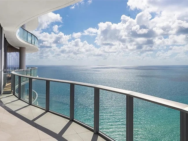 Building Photo - 17475 Collins Ave Unit 2802 Rental