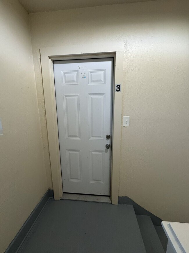 Photo - 2 BD APT with water & electricity paid