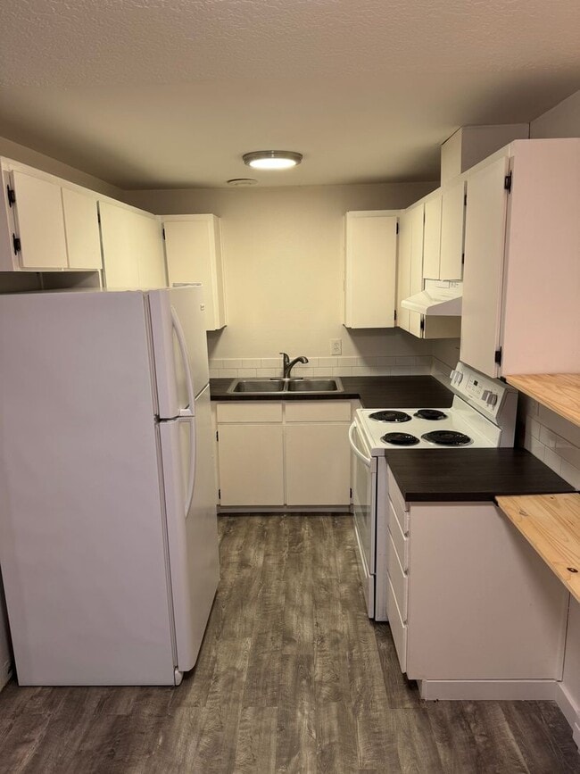 Photo - Crisp and clean one bedroom near Pacific University Unit #D