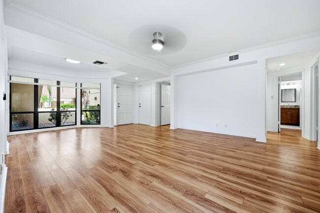 Photo - 101 Waterview Dr