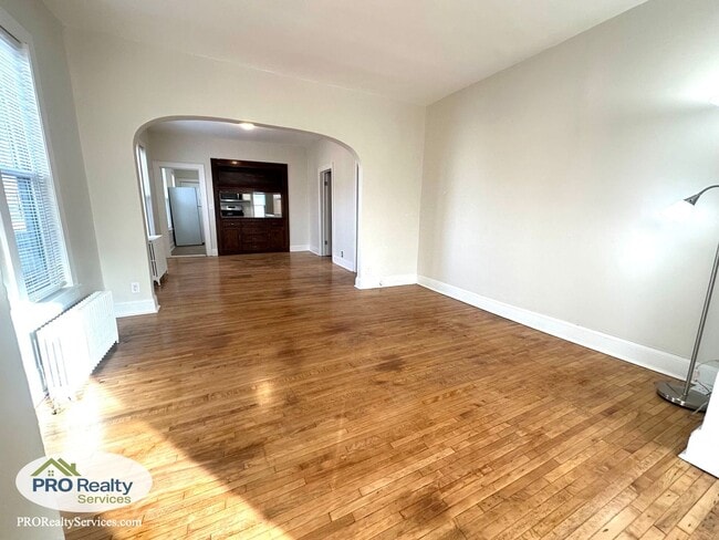 Photo - 201 20th Ave NE