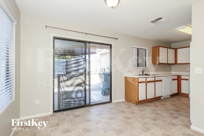 Photo - 3132 W Robin Ln