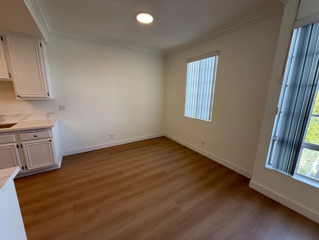 Photo - 15507 Moorpark St Unit 301