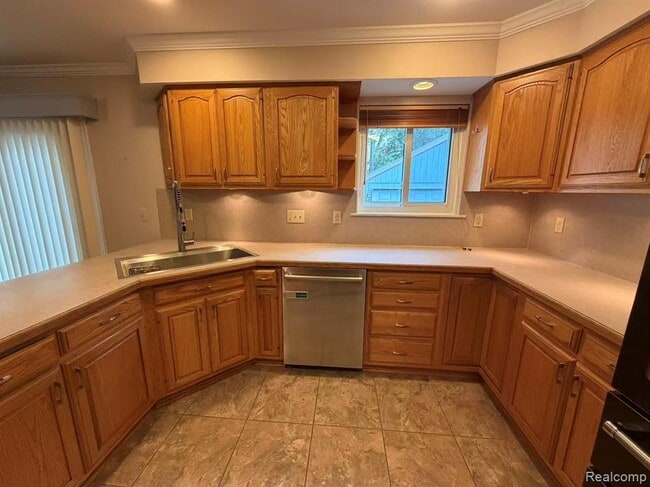 Photo - 3245 Parker Dr