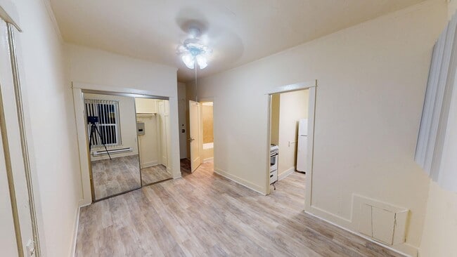 Photo - 2532 DALY STREET