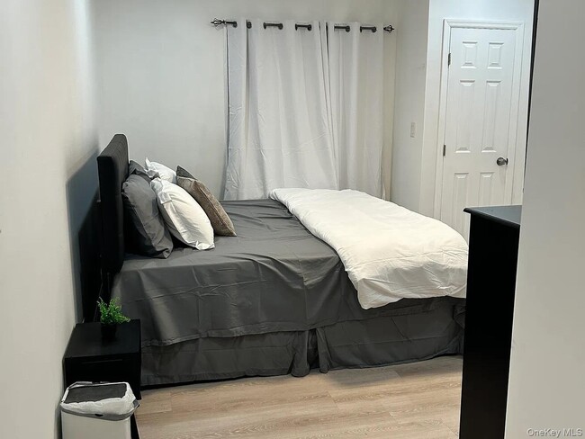 Photo - 85-26 167th St