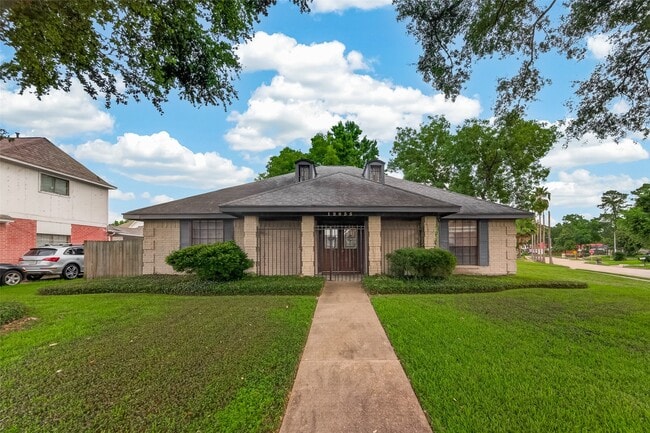 Building Photo - 12835 Woodlite Ln