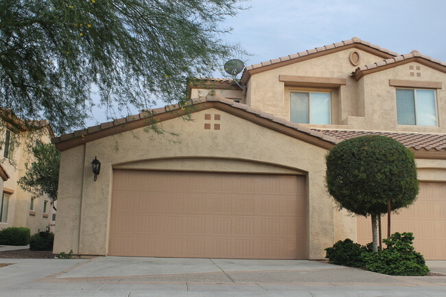 Available Now ! Magnificent 3 Bed 2.5 Bath... - Available Now ! Magnificent 3 Bed 2.5 Bath... Casa