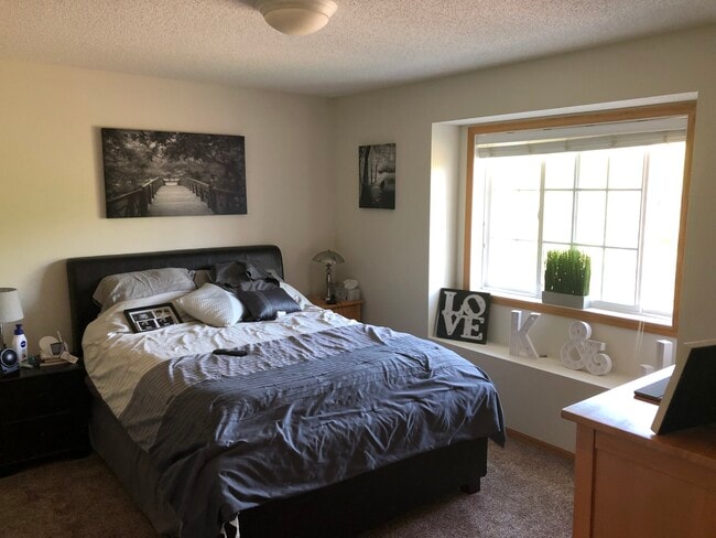 Photo - 8422 Yukon Cir N