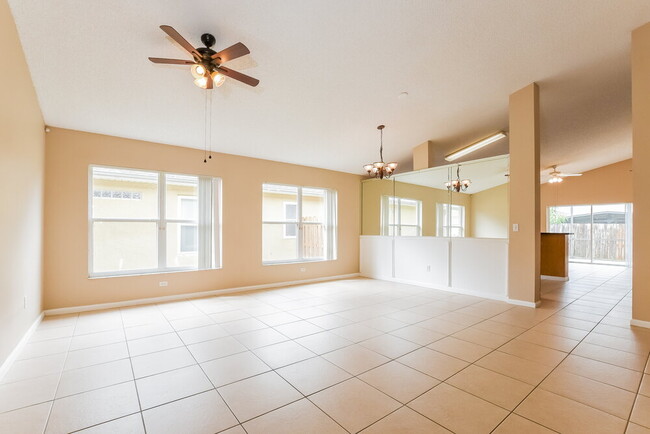 Photo - 2765 Falcon Crest Pl