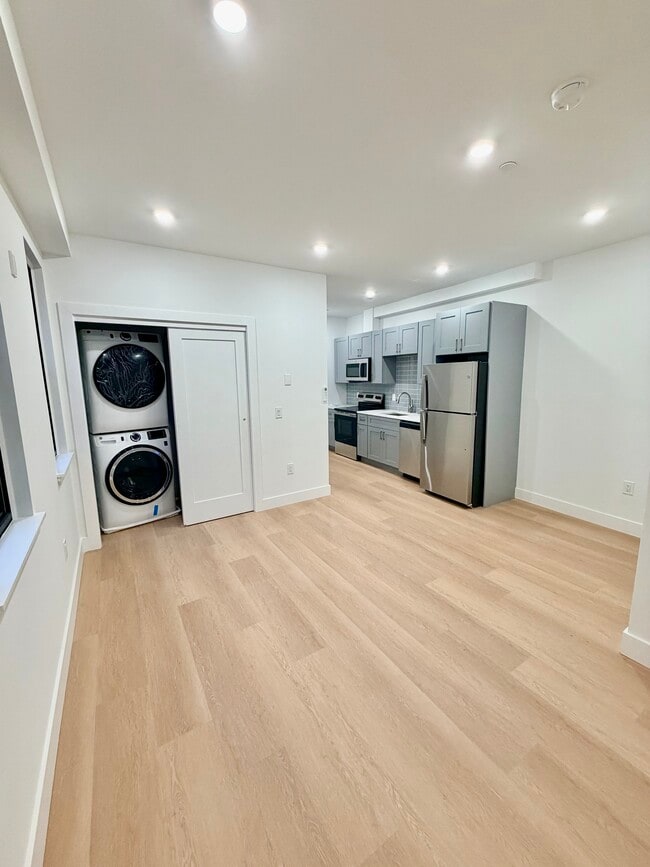 Photo - 178 W Seymour St Unit 3