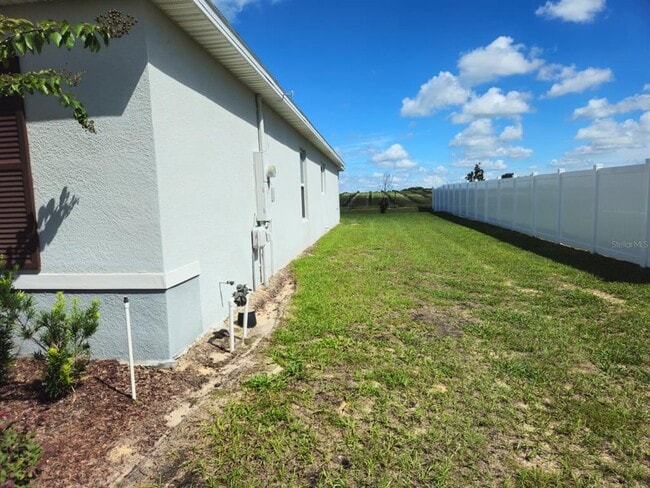 Photo - 2058 Ficus St