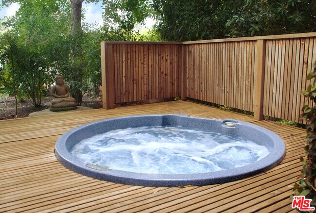 Photo - 357 N Skyewiay Rd