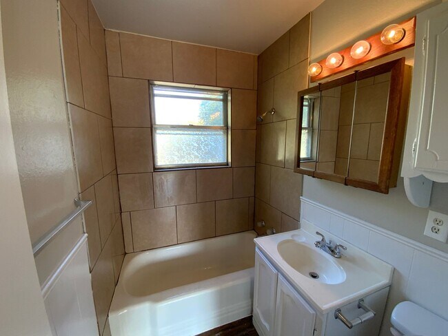 Photo - 2919 NW 20th St Unit 2919 NW 20th St.