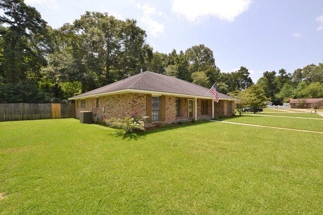 Photo - Newly renovated home in Beau Village Subdivision in Denham Springs near I-12