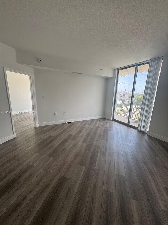 Photo - 140 S Dixie Hwy