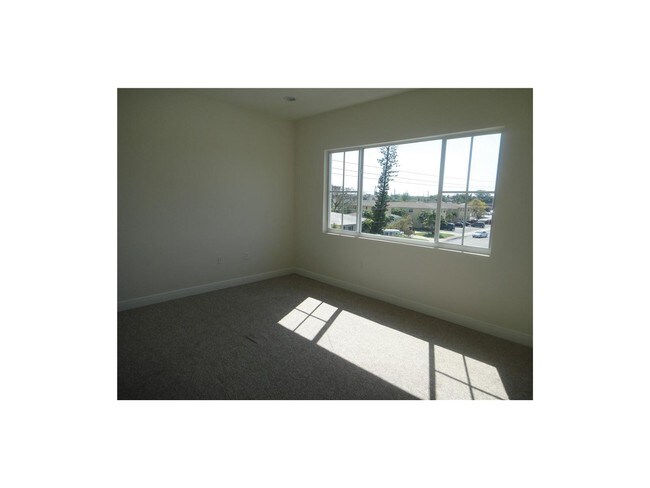 Photo - 1705 Johnson St