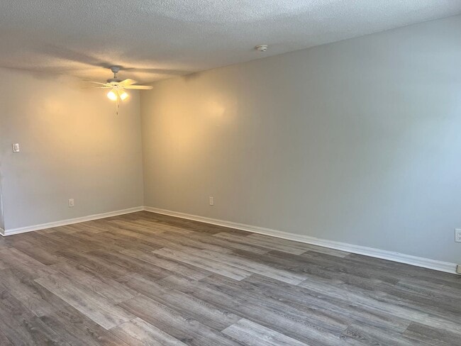 Photo - 3323 N Westmoreland Dr Unit 937#4