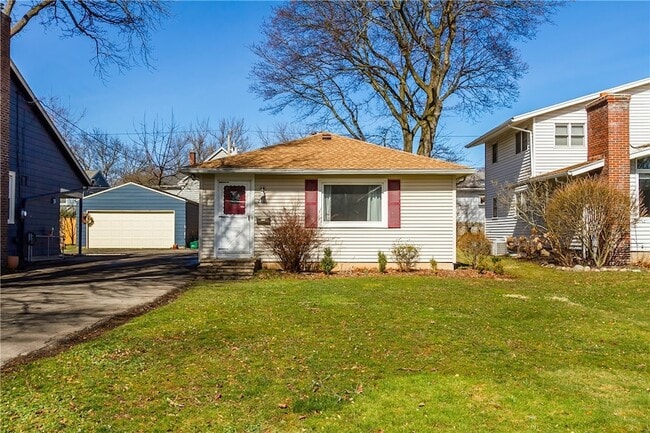 Photo - 270 Ashbourne Rd House