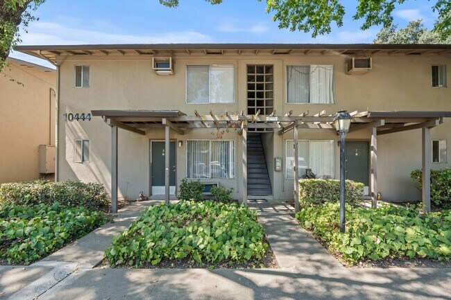 Photo - Charming 1-Bedroom 1-Bath Apartment in Ran... Unit 9