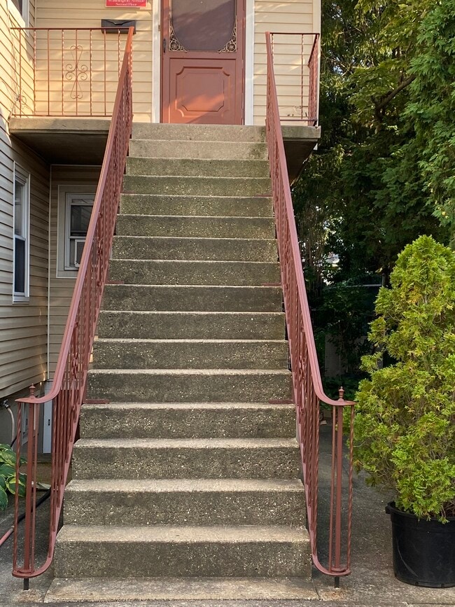 Photo - 121 Washington Ave Unit 900 Sq. Ft. 3-Bedroom Apt