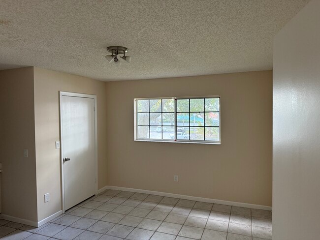 Photo - 430 SE 7th St Unit 204E