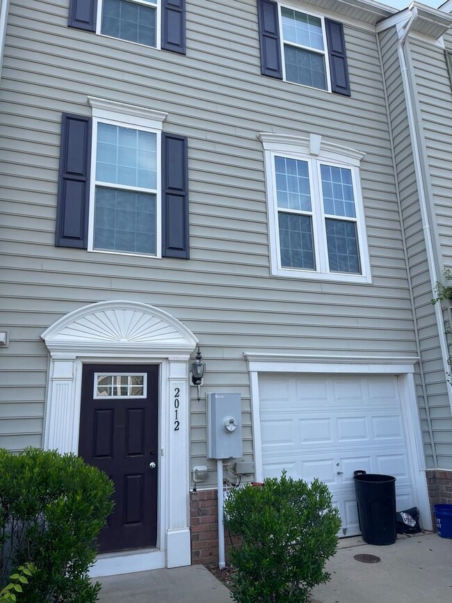 Building Photo - 2012 Elm Tree Ct