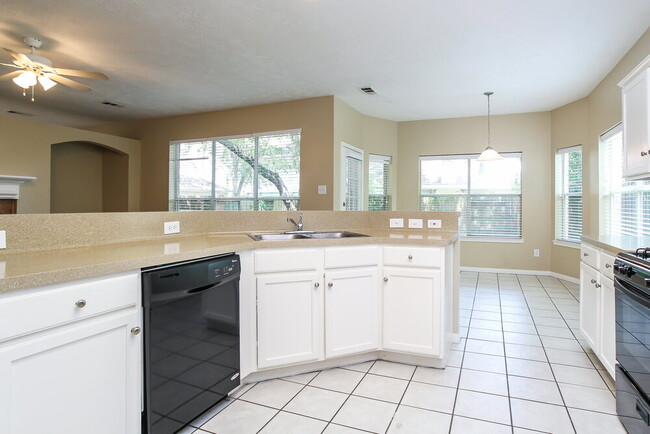 Photo - 16206 Hollow Rock Dr