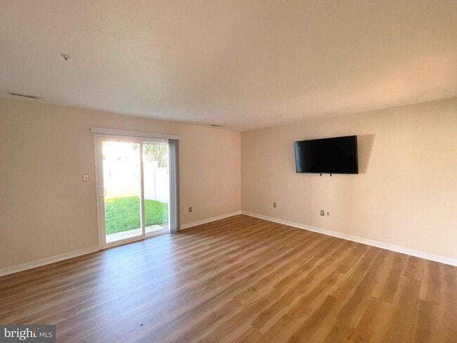 Building Photo - 45288 Rumsford Ln