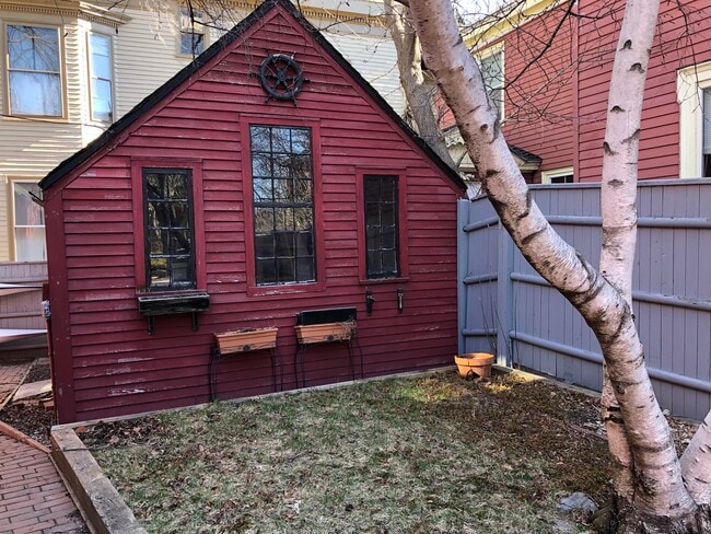 Private outdoor space with garden - 273 Brackett St