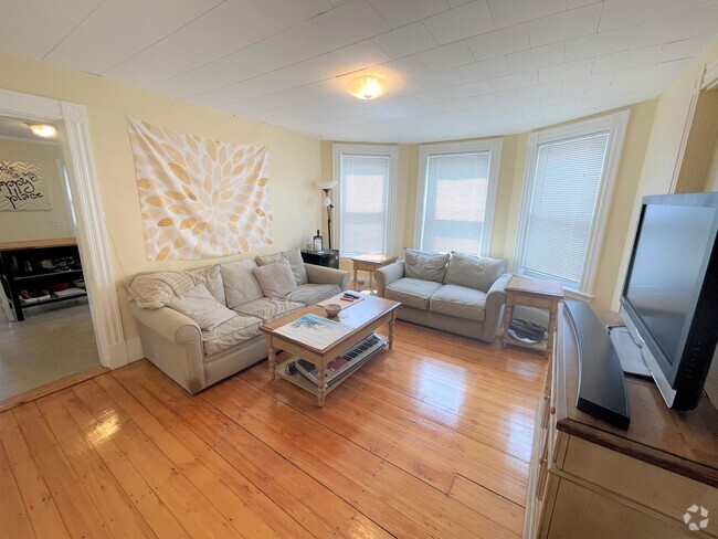 Building Photo - 35 Hancock St Unit 3 Rental