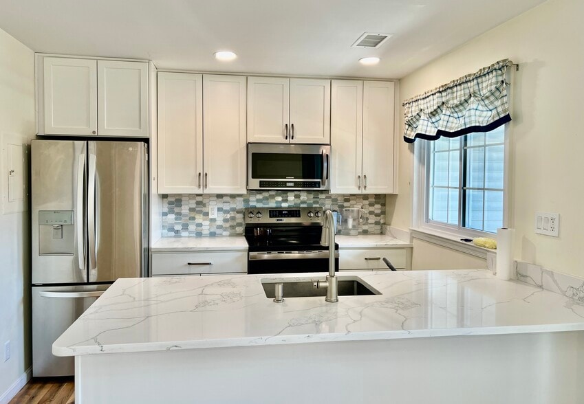 12936 Grays Pointe Rd