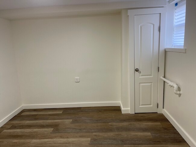 662 W Broadway Unit Ground Floor West