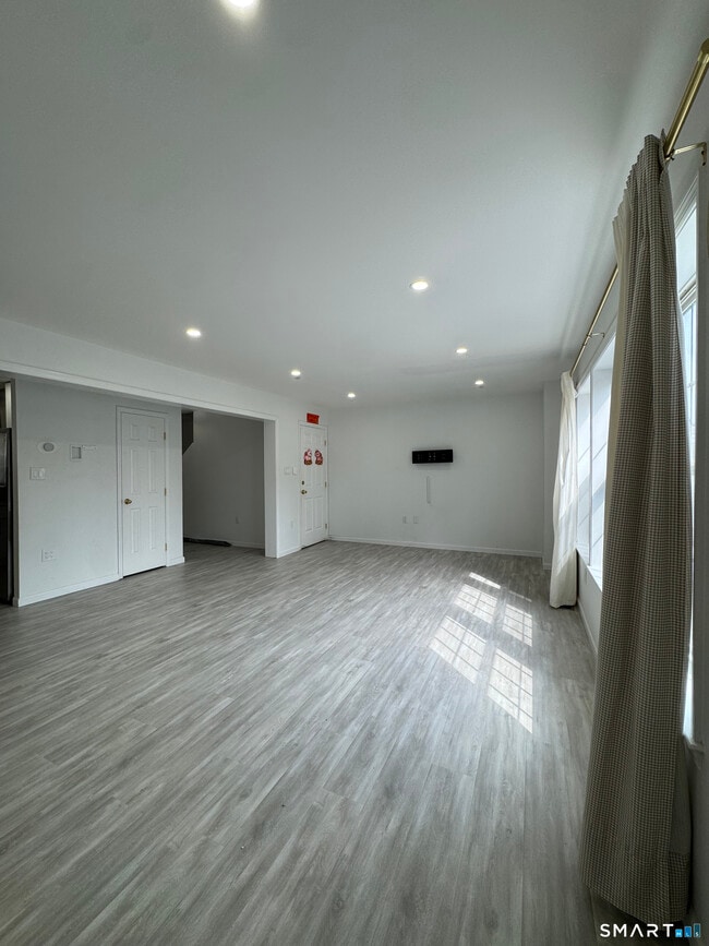 Photo - 136 W Cedar St
