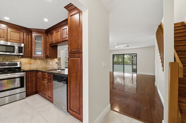 Photo - 454 Westree Ln