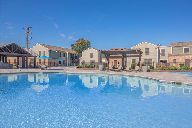 Photo - 3125 Crestdale Dr Unidad 1455 Rental