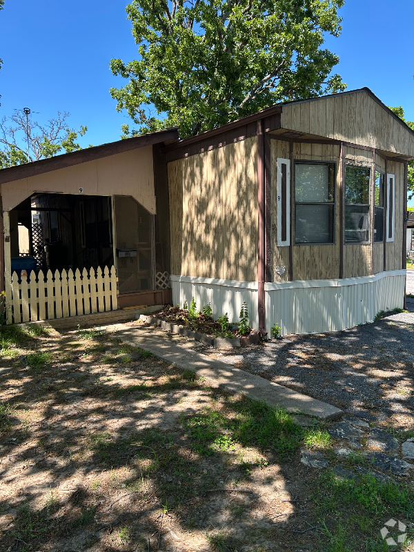 Building Photo - 3305 S Indiana Ave Rental