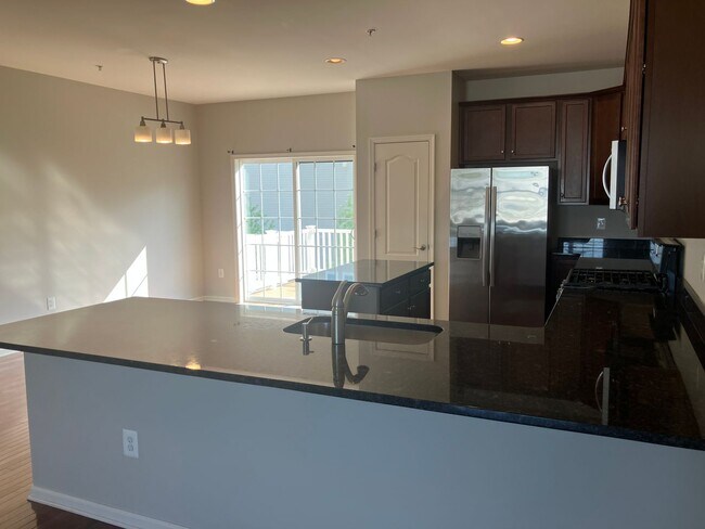 Photo - 1006 Windlass Glen Rd